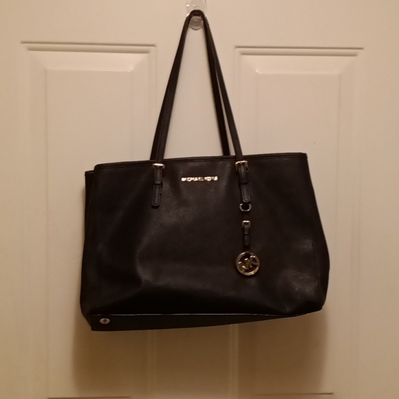 Michael Kors Handbags - Michael Kors Leather Tote